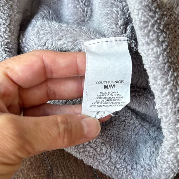 The north face youth beanie toboggan size medium gray fuzzy warm cozy ski snow w - Picture 5 of 7